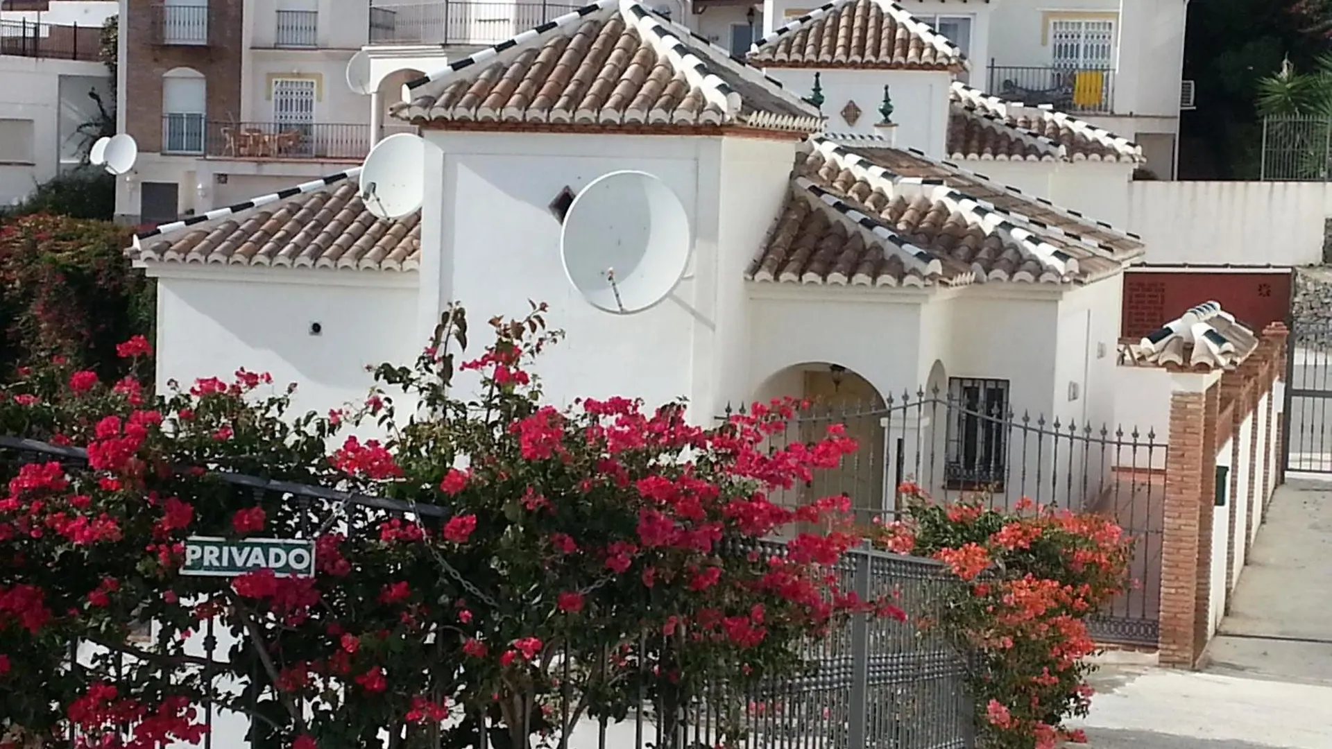 5 Bed Family Villa With Pool location